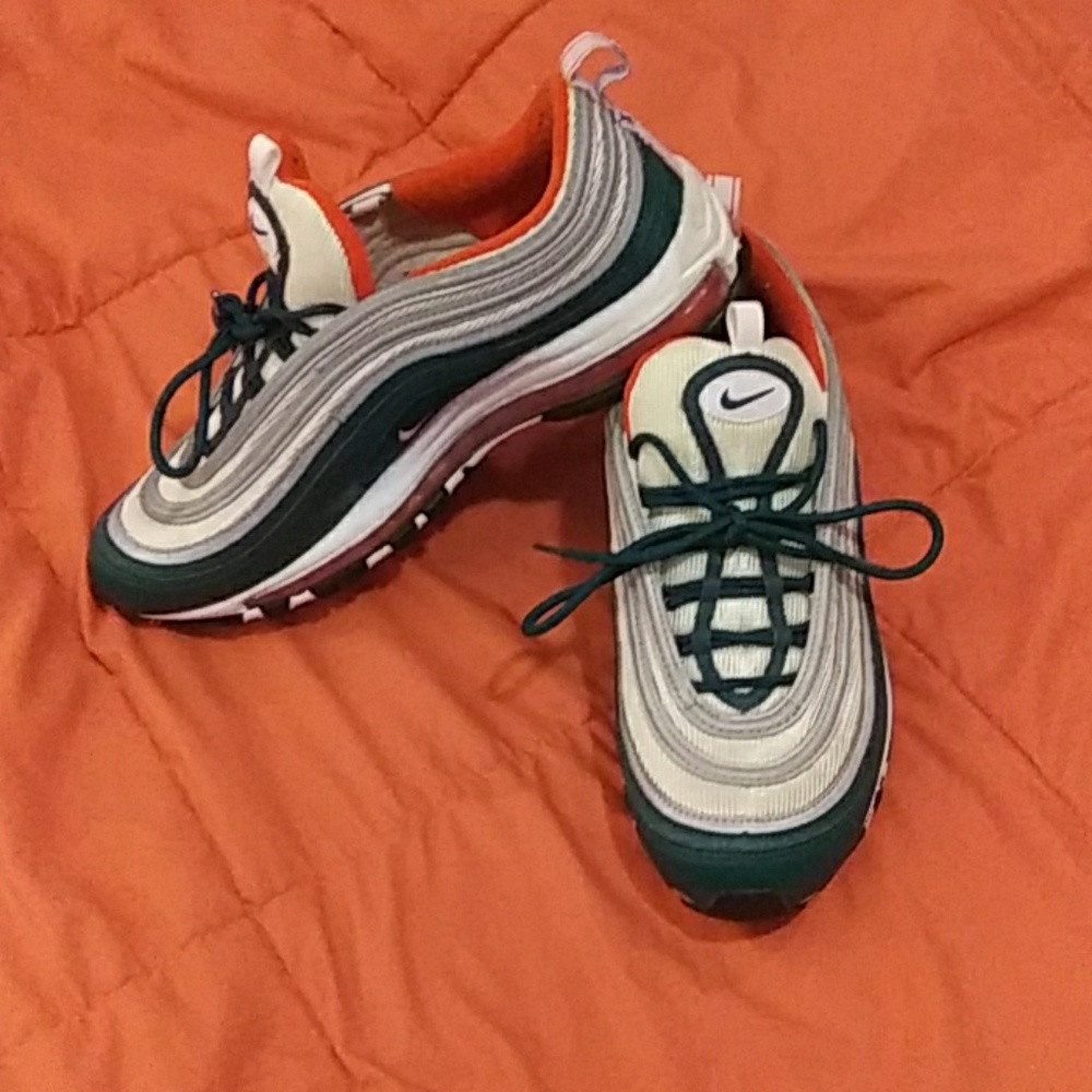 Snakers - Picture 3 of 4
